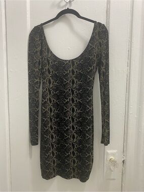 Arden B Black and Gold Snake-Print Long Sleeve Mini Dress